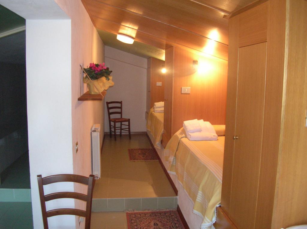 Agriturismo Le Pianore Монтеспертолі Номер фото