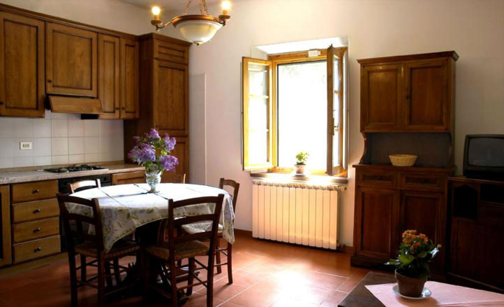 Agriturismo Le Pianore Монтеспертолі Номер фото